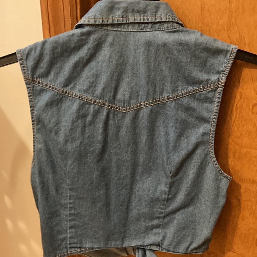 Forever 21 Denim Crop Top - Picture 4 of 7